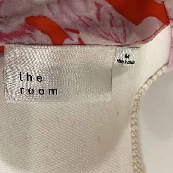 VICI SHEER FLOWER TOP - Picture 6 of 7